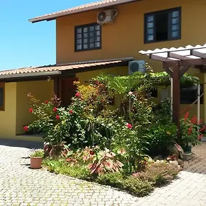 https://casas-na-praia-de-bombas.santa-catarina-brasil.com
